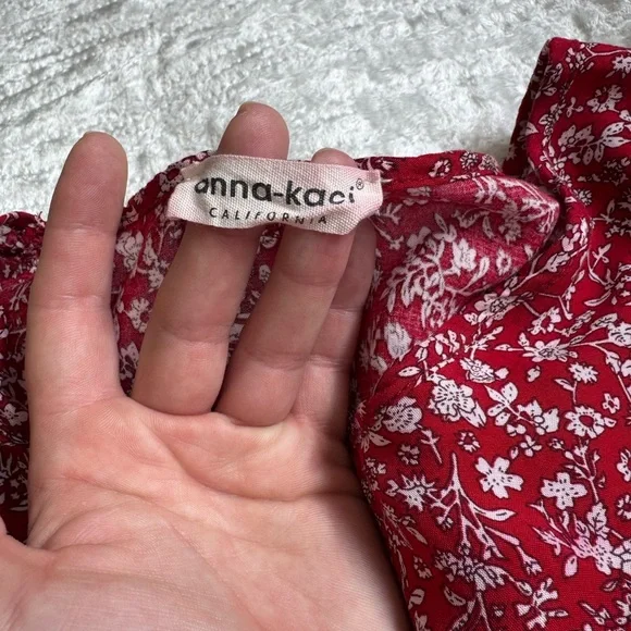 Like New!❤️ Elegant Floral Burgundy Blouse - Picture 6 of 7